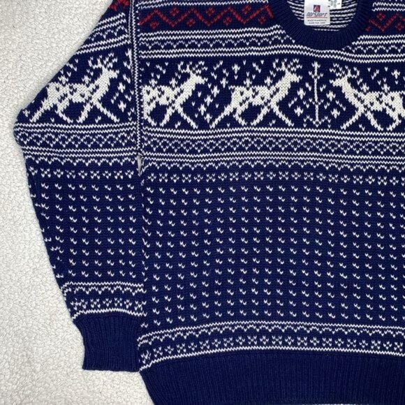 Vintage Norsport Knitted Reindeer Winter Sweater: Size Large - Picture 5 of 10